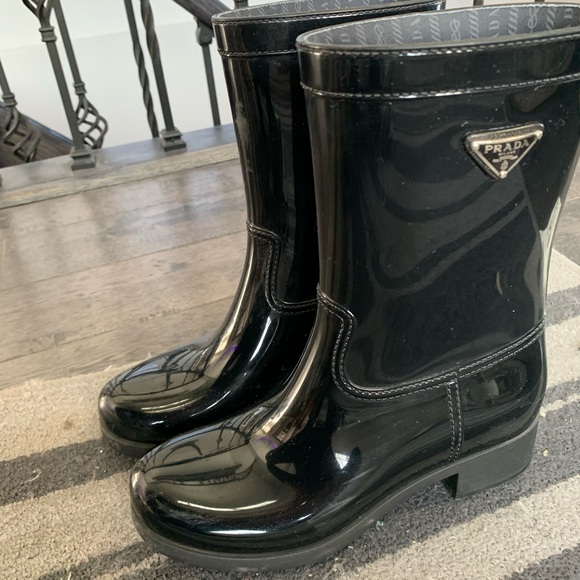 Prada women boots - Picture 1 of 3